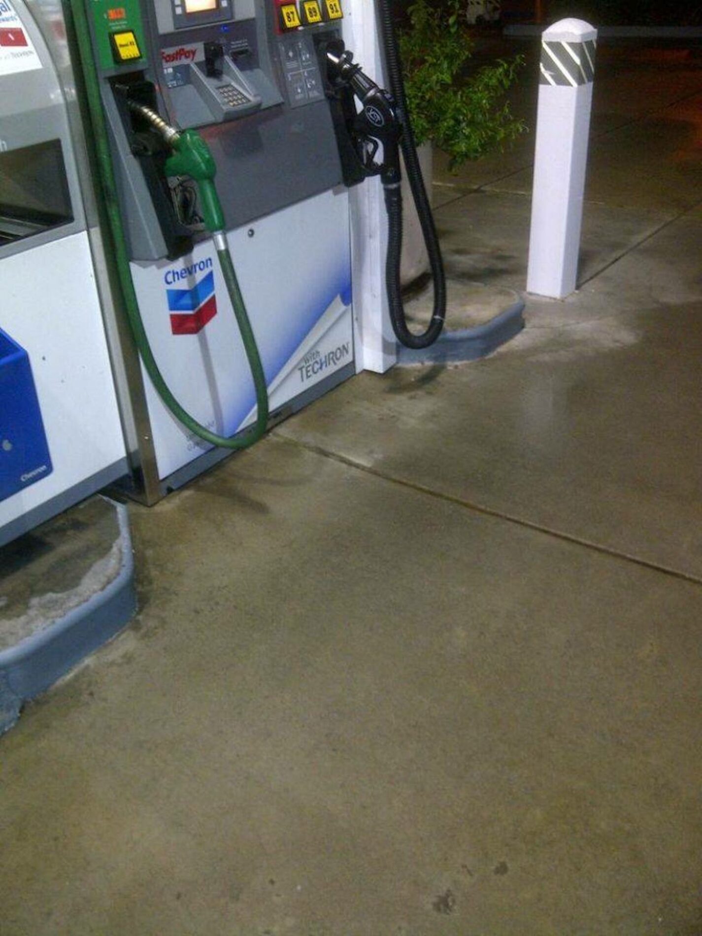 Commercial Pressure Washing Gas Station